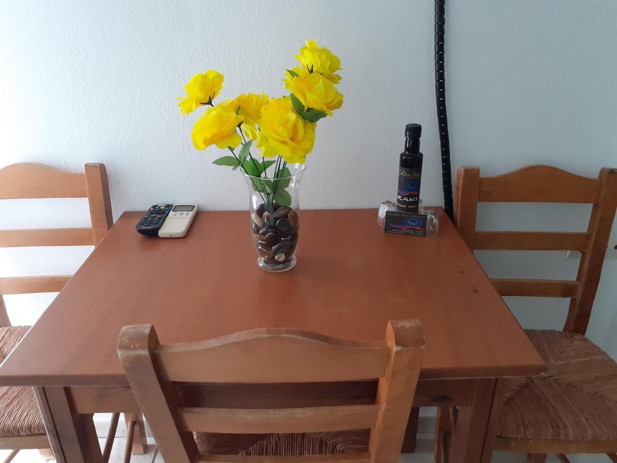 Golden Sun Apartments Rodhákinon Luaran gambar