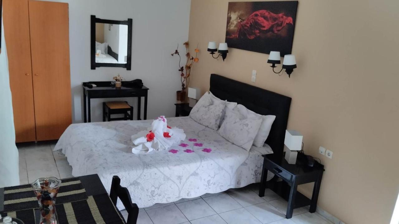 Golden Sun Apartments Rodhákinon Luaran gambar